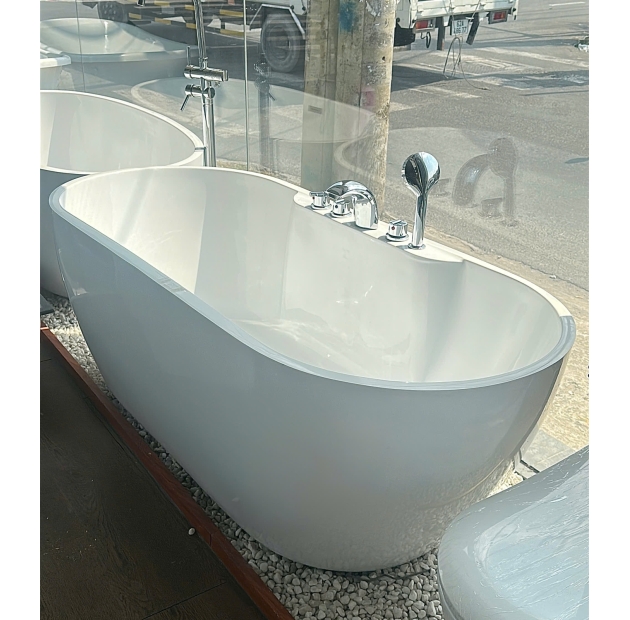 Bồn tắm Oval gắn sen vòi LUSENTER - BT15